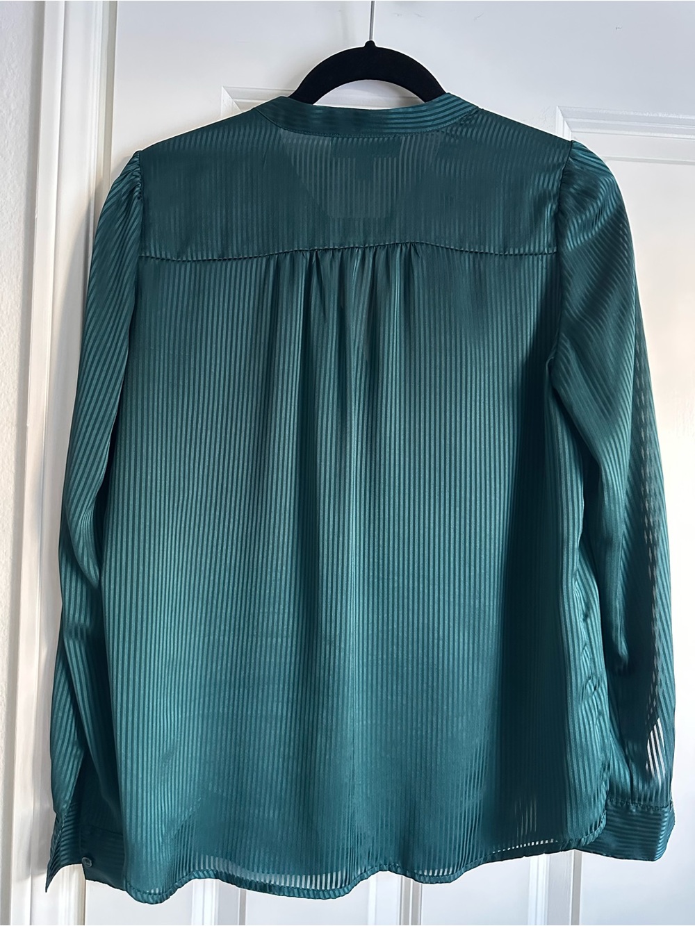 Banana Republic - Emerald color button down blouse - Picture 3 of 4